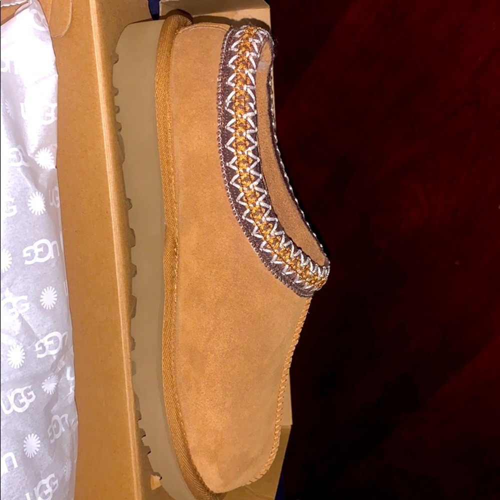 Ugg’s Tasman Women’s 8 Chestnut